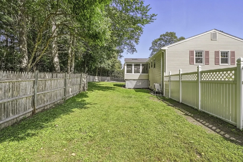 Photo of 10 Diantonio Dr