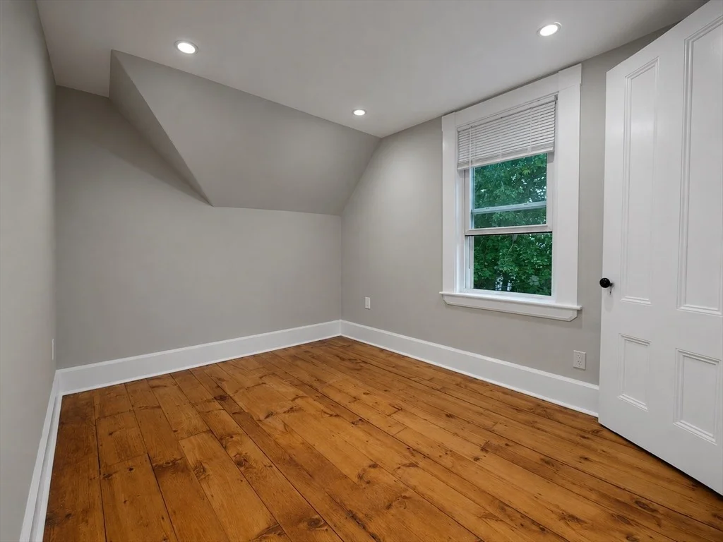 Photo of 79 Lawrence St