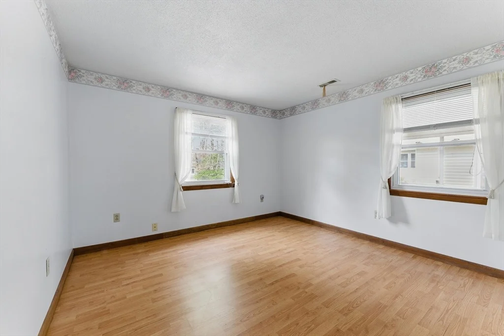 Photo of 52 Forest Glen Dr