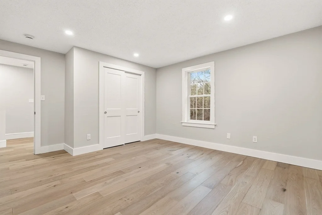 Photo of 68 Lakeside Dr