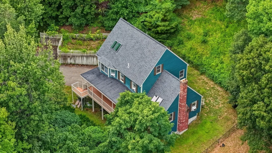 Photo of 10 Fairway Dr