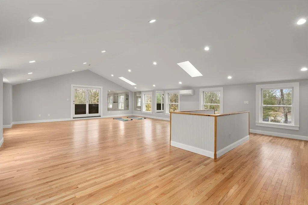 Photo of 85 Schoolmaster Ln