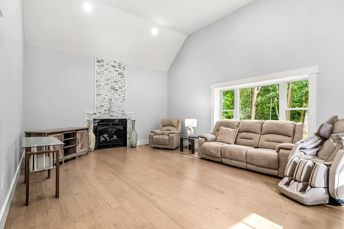 Photo of 6 Craig Cir