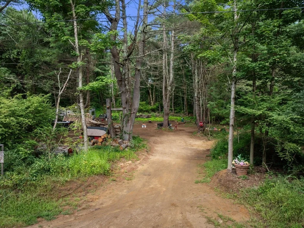 Photo of 305 Warren Rd