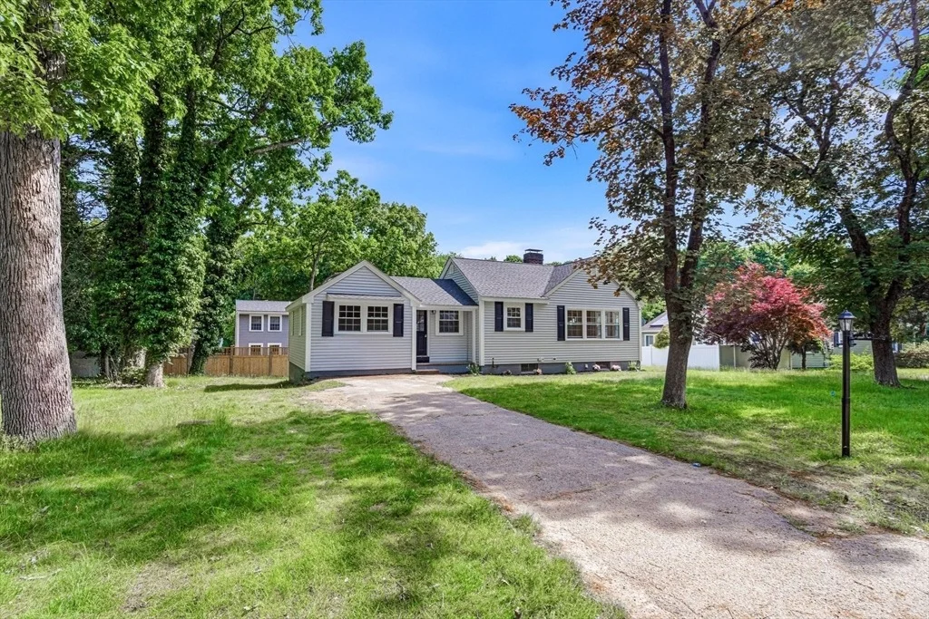Photo of 95 Circle Dr