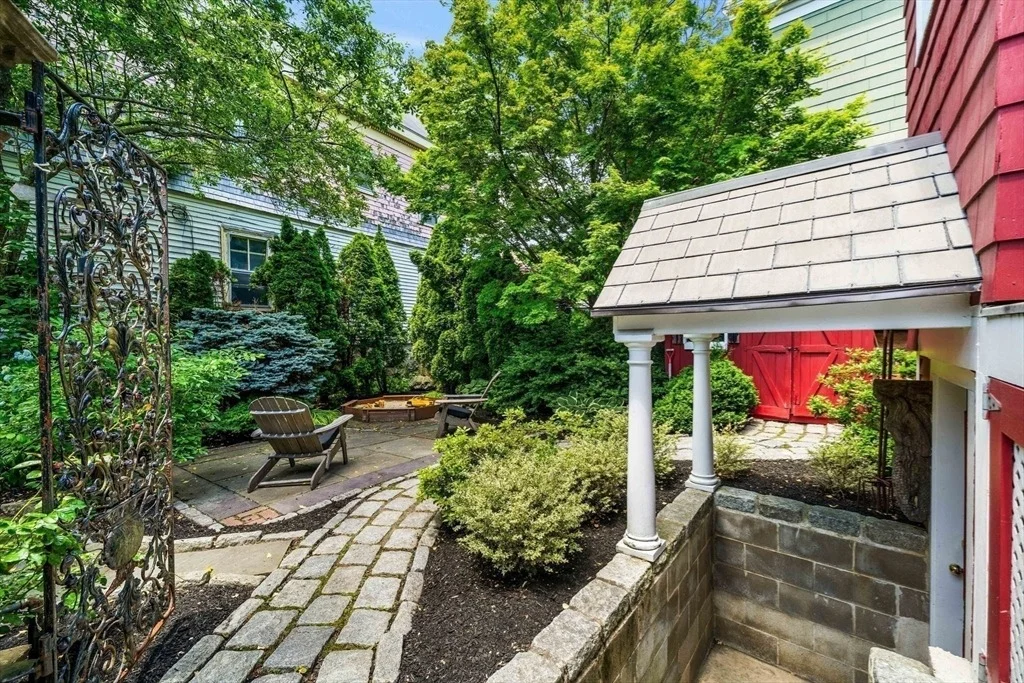 Photo of 246 Burrill Street