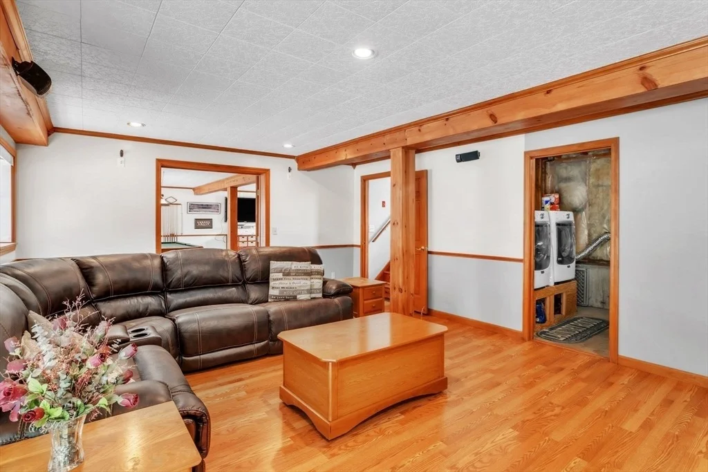 Photo of 11 Crystal Dr