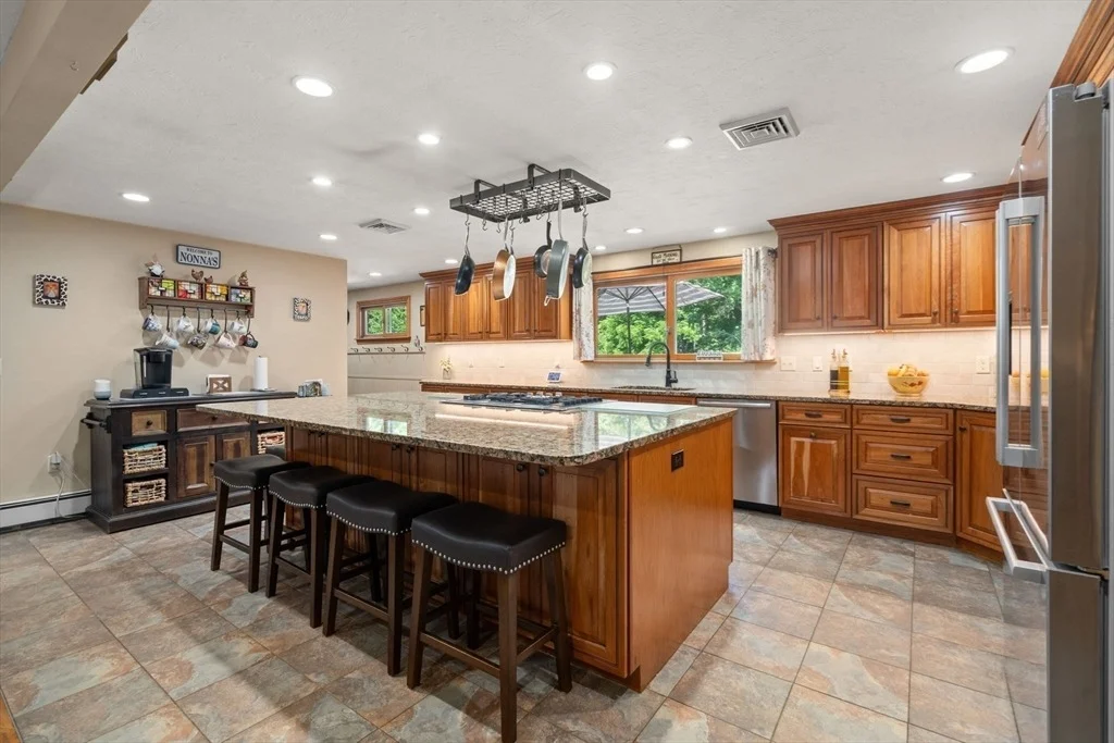Photo of 16 Burbank Lane