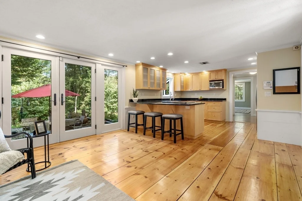 Photo of 371 Willis Road
