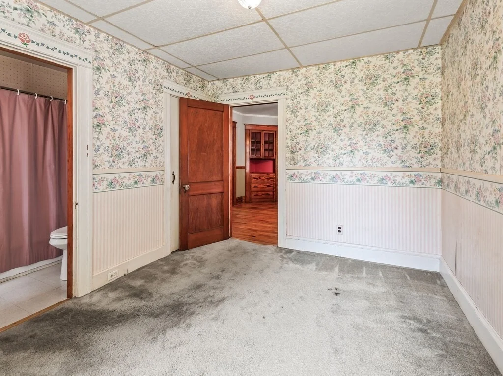 Photo of 34 Tiverton Parkway