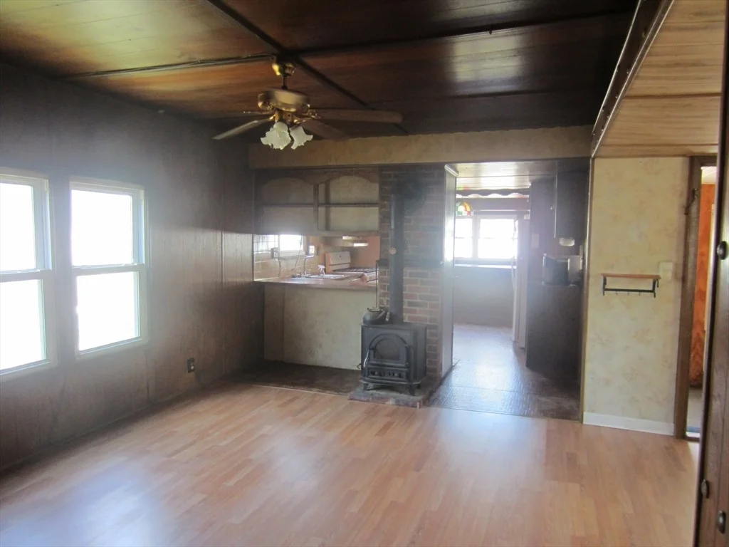 Photo of 8 Kristen Ln