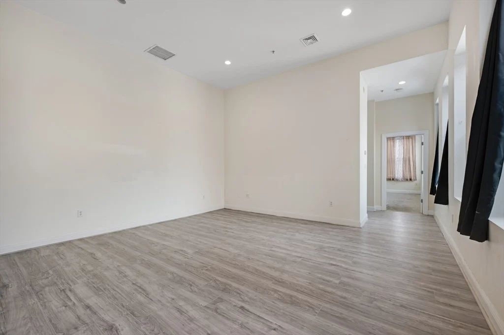 Photo of Unit 306 at 7 Central Square