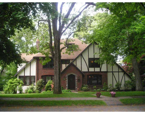 Photo of 362 Waban Ave