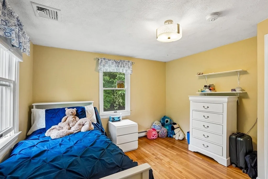 Photo of 2 Berkley Cir