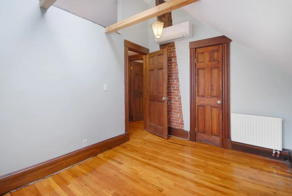 Photo of 1832 Main St.