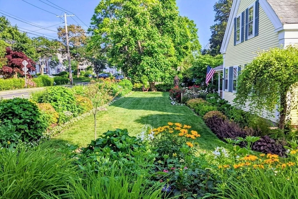 Photo of 955 Main Street