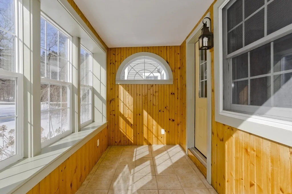 Photo of 172 Main St