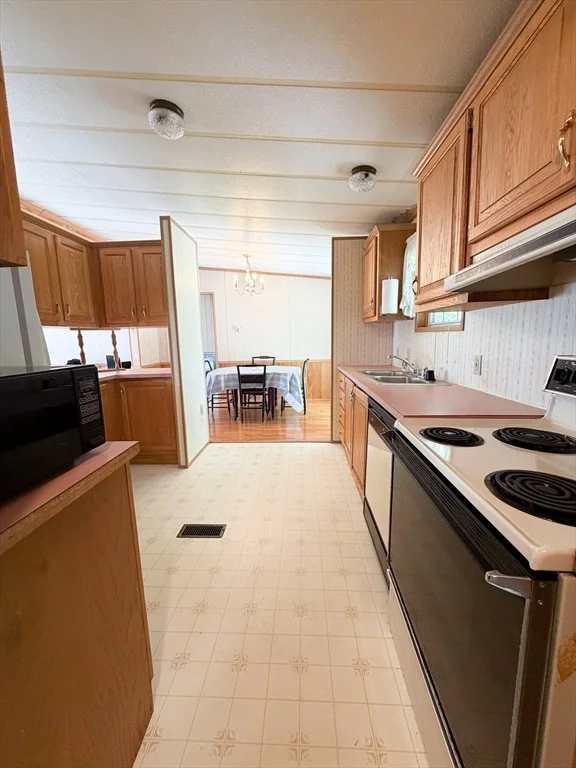 Photo of 143 Millers River Drive