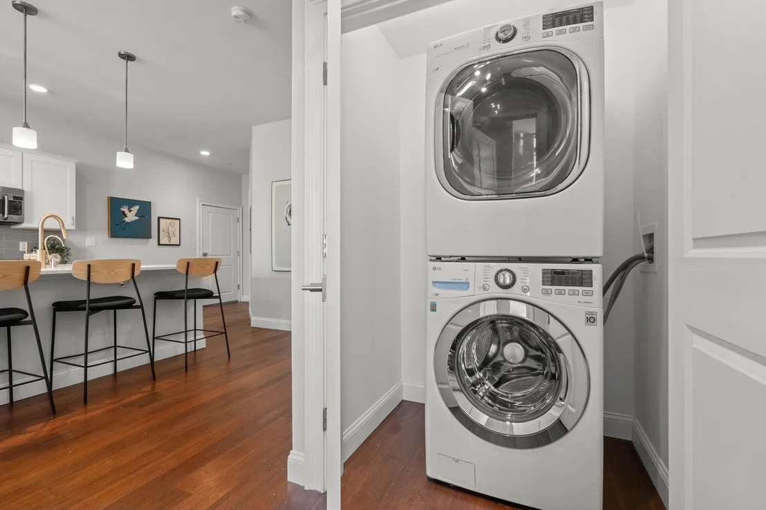 Photo of Unit 310 at 170 W Broadway