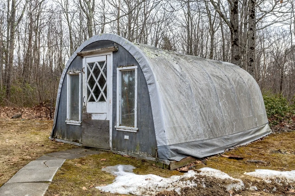 Photo of 227 Log Cabin Road