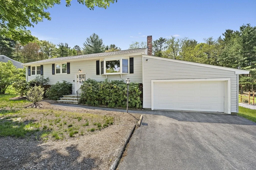 Photo of 6 Sandy Ridge Cir