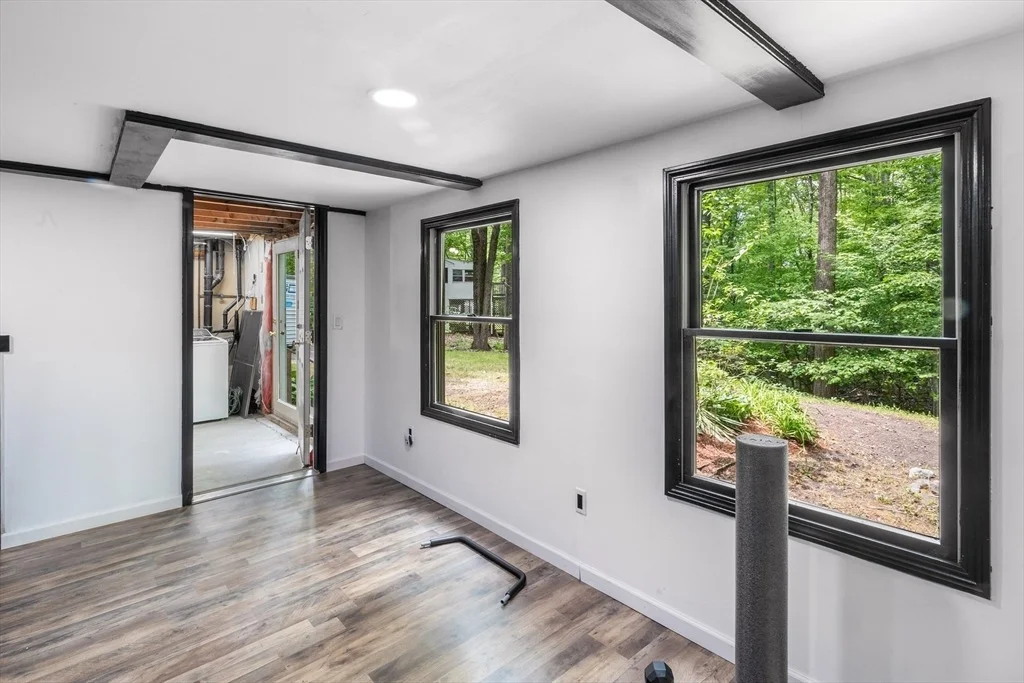 Photo of 9 Colonial Rd
