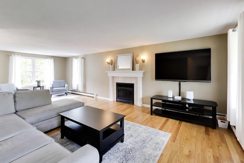 Photo of 24 Meadow Ln