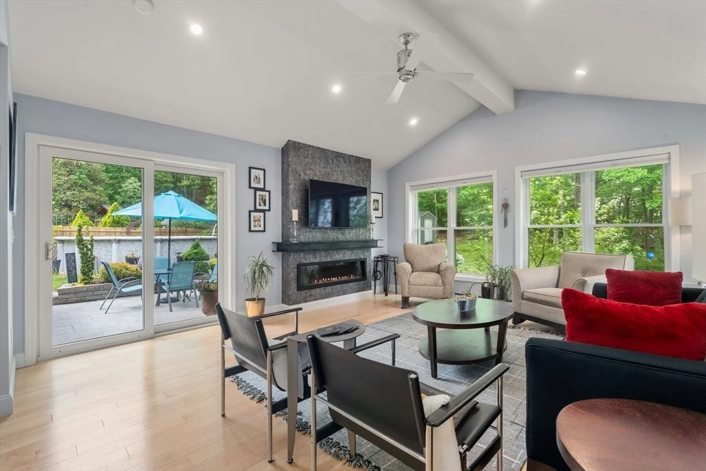 Photo of 16 Maybury Rd