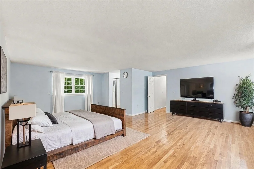 Photo of 76 Mohawk Dr