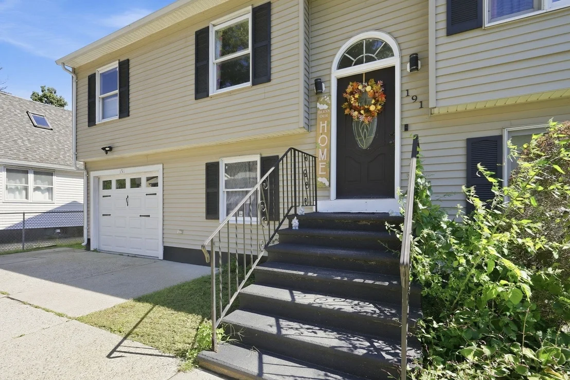 Photo of 191 Lamont St