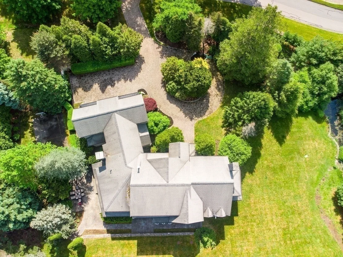 Photo of 2 Stonegate Ln