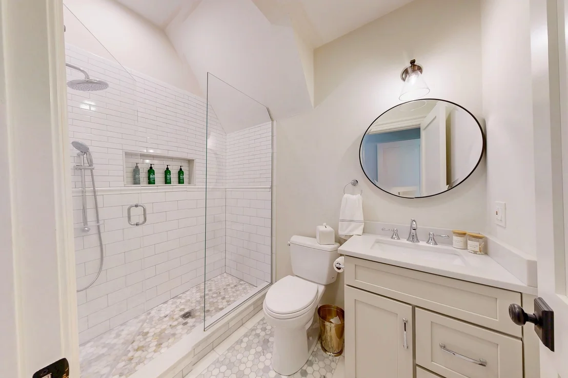 Photo of 370 Grove St
