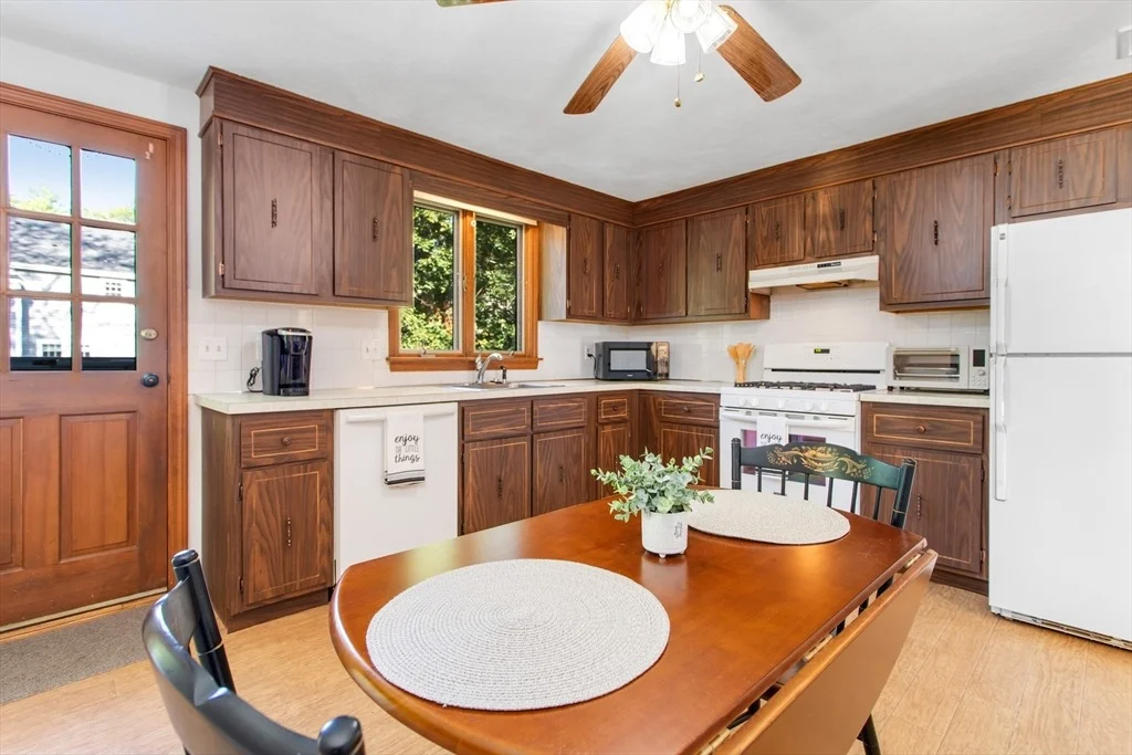 Photo of 9 Hemlock Rd