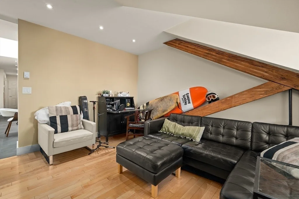 Photo of Unit 402 at 100 Commandants Way