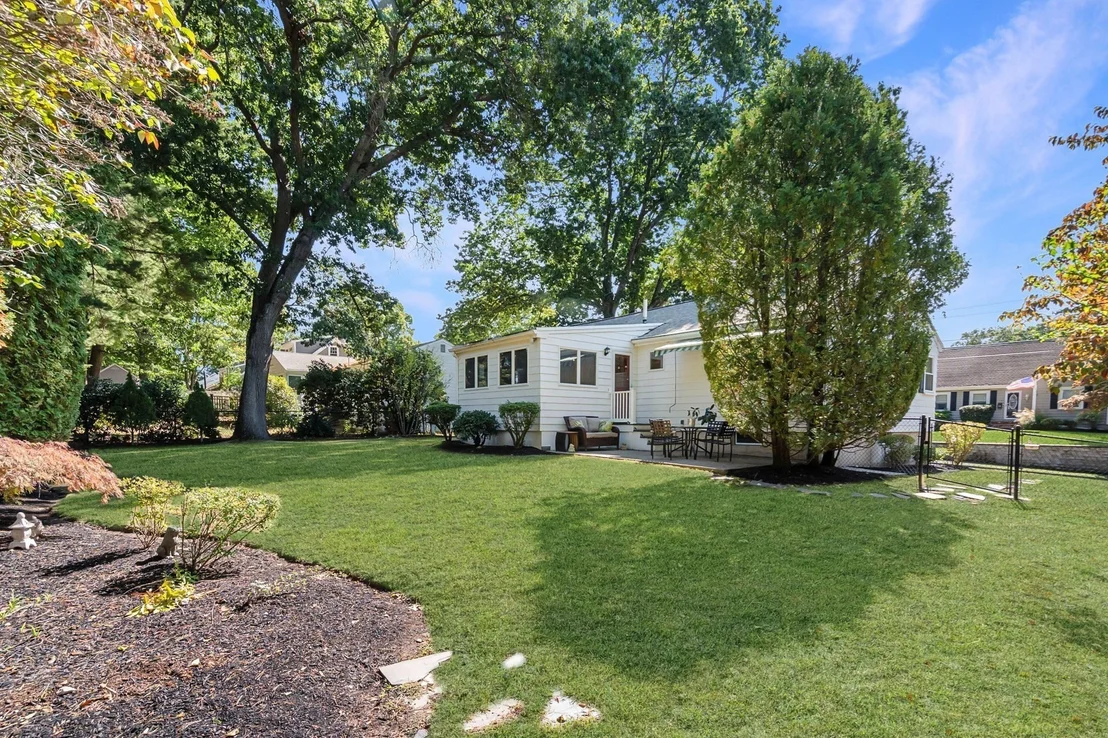 Photo of 39 Robin Rd