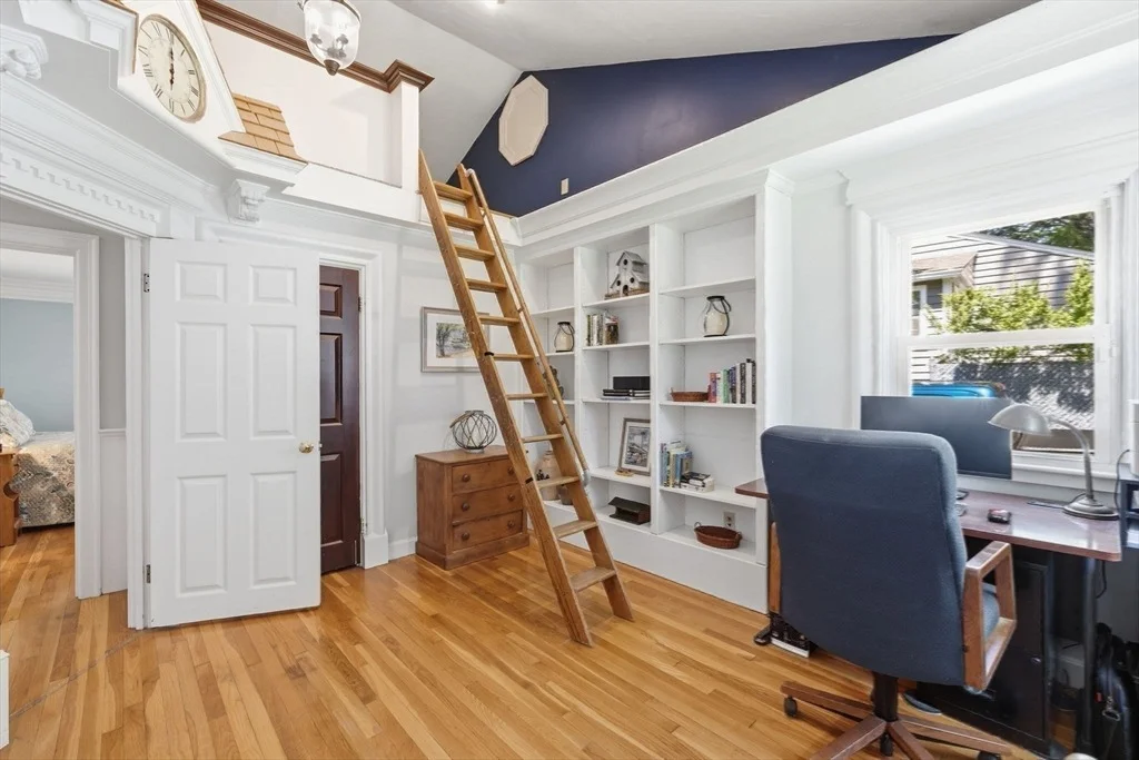 Photo of 37 Frederickson Ave