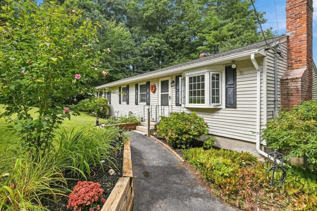 Photo of 13 Hilltop Dr