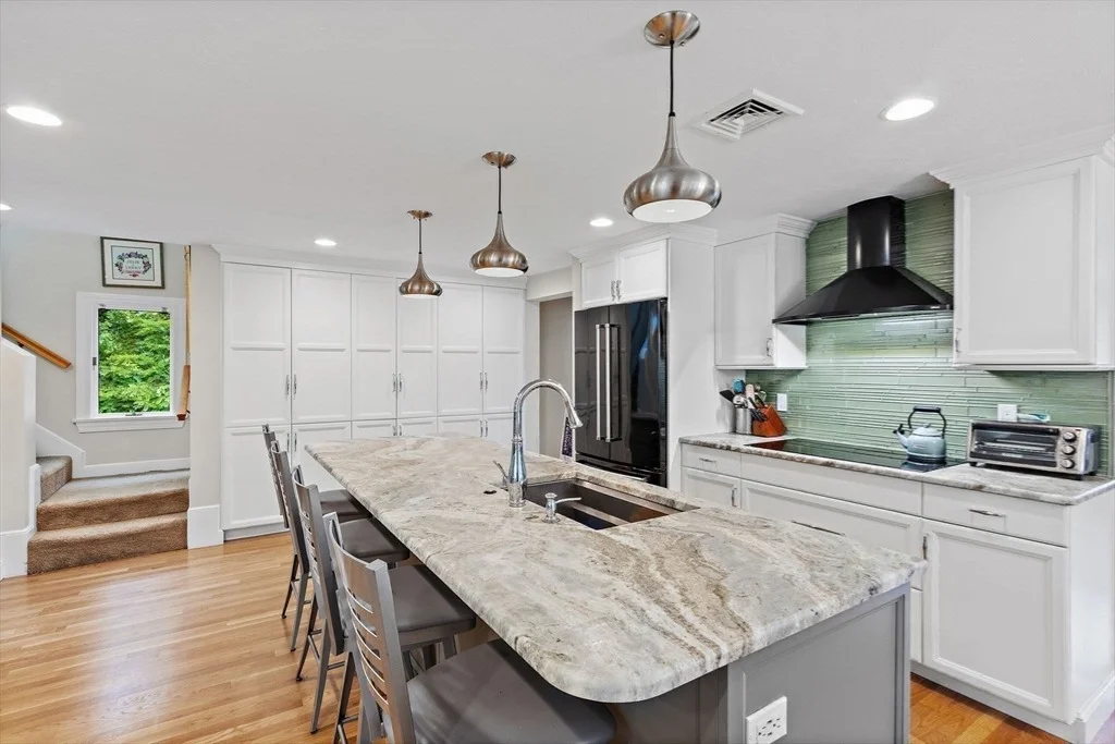 Photo of 145 Meadowbrook Rd