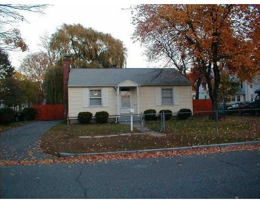 Photo of 61 W. Bay Path Terrace