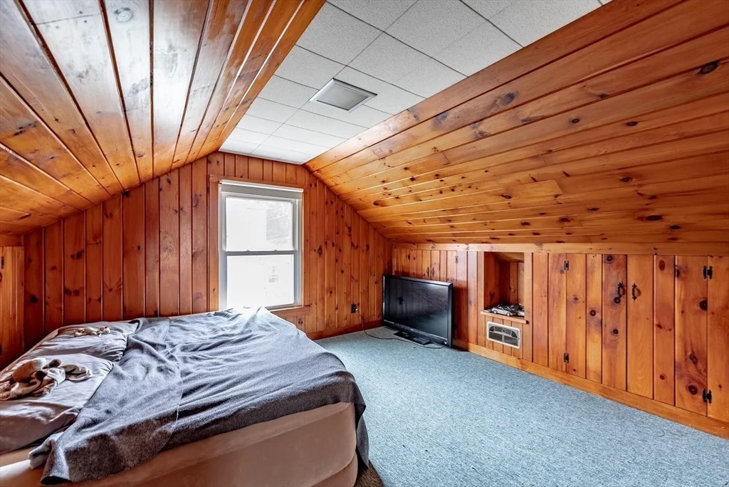 Photo of 187 Leyden Rd