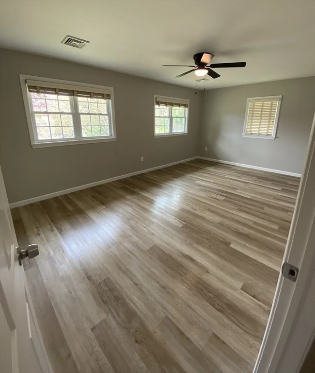 Photo of 915 Bradley Road