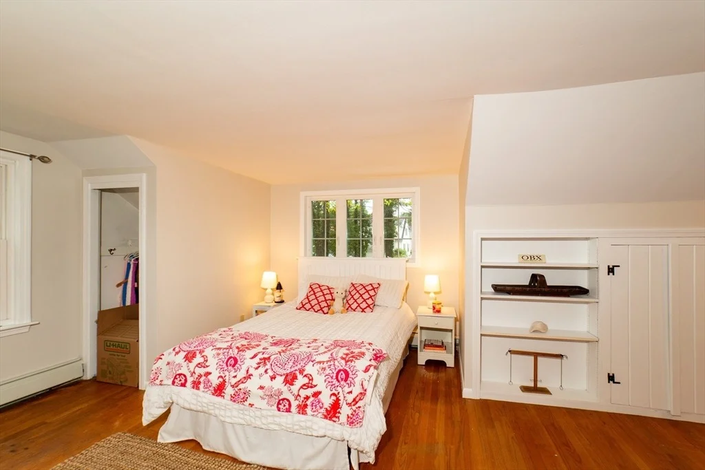 Photo of 30 Veery Rd