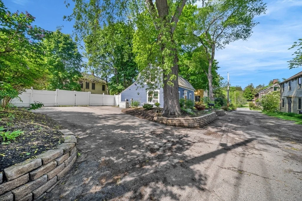 Photo of 9 Kendricks Ct
