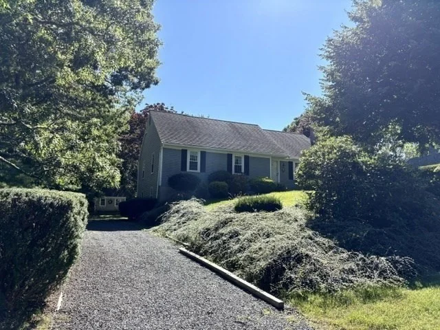 Photo of 107 Continental Dr