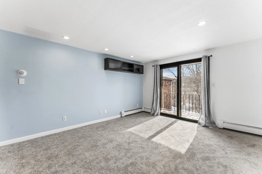 Photo of Unit K at 19 Pine St
