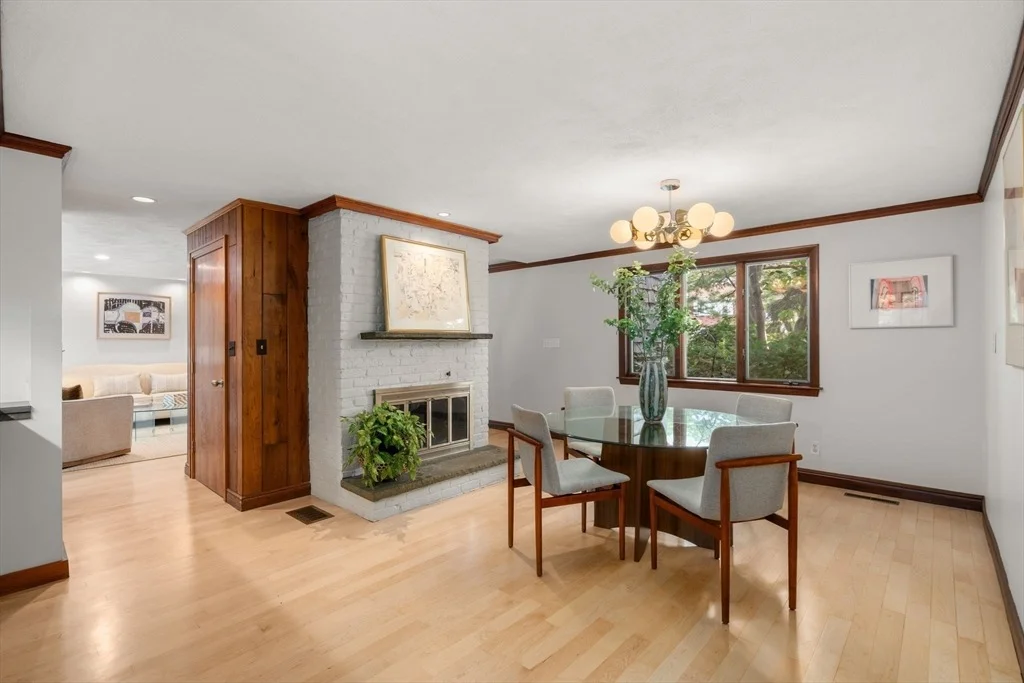 Photo of 341 West St