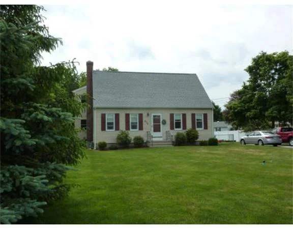 Photo of 975 Sumner St