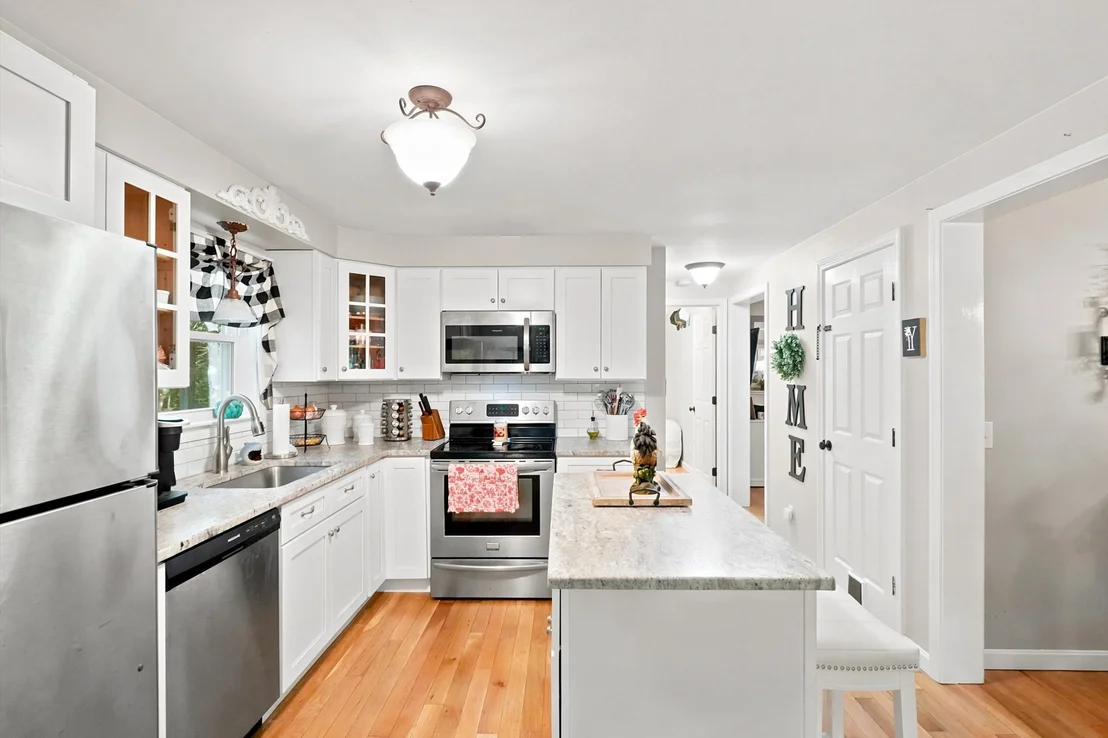 Photo of 900 Clark St