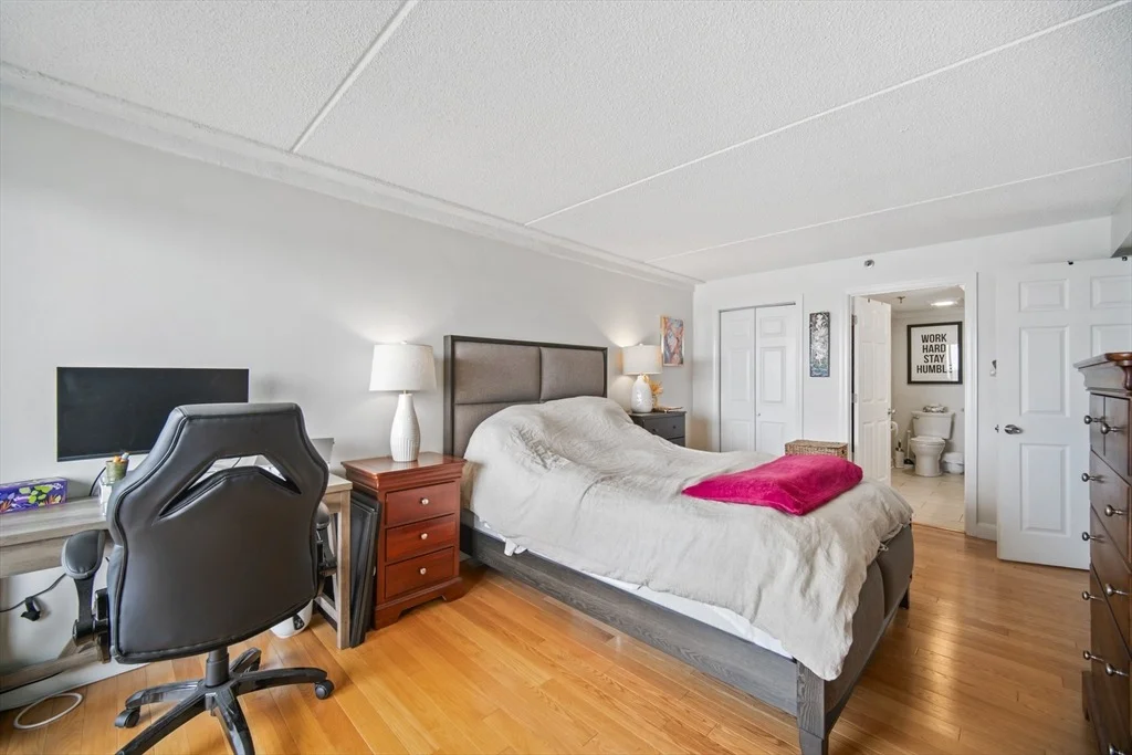 Photo of Unit 708 at 200 Cove Way