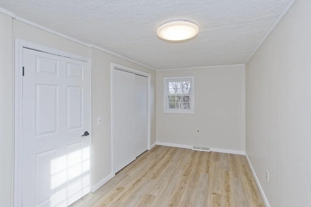 Photo of 192 Gardens Dr